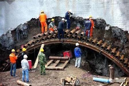 朔州隧道钢花管支护案例
